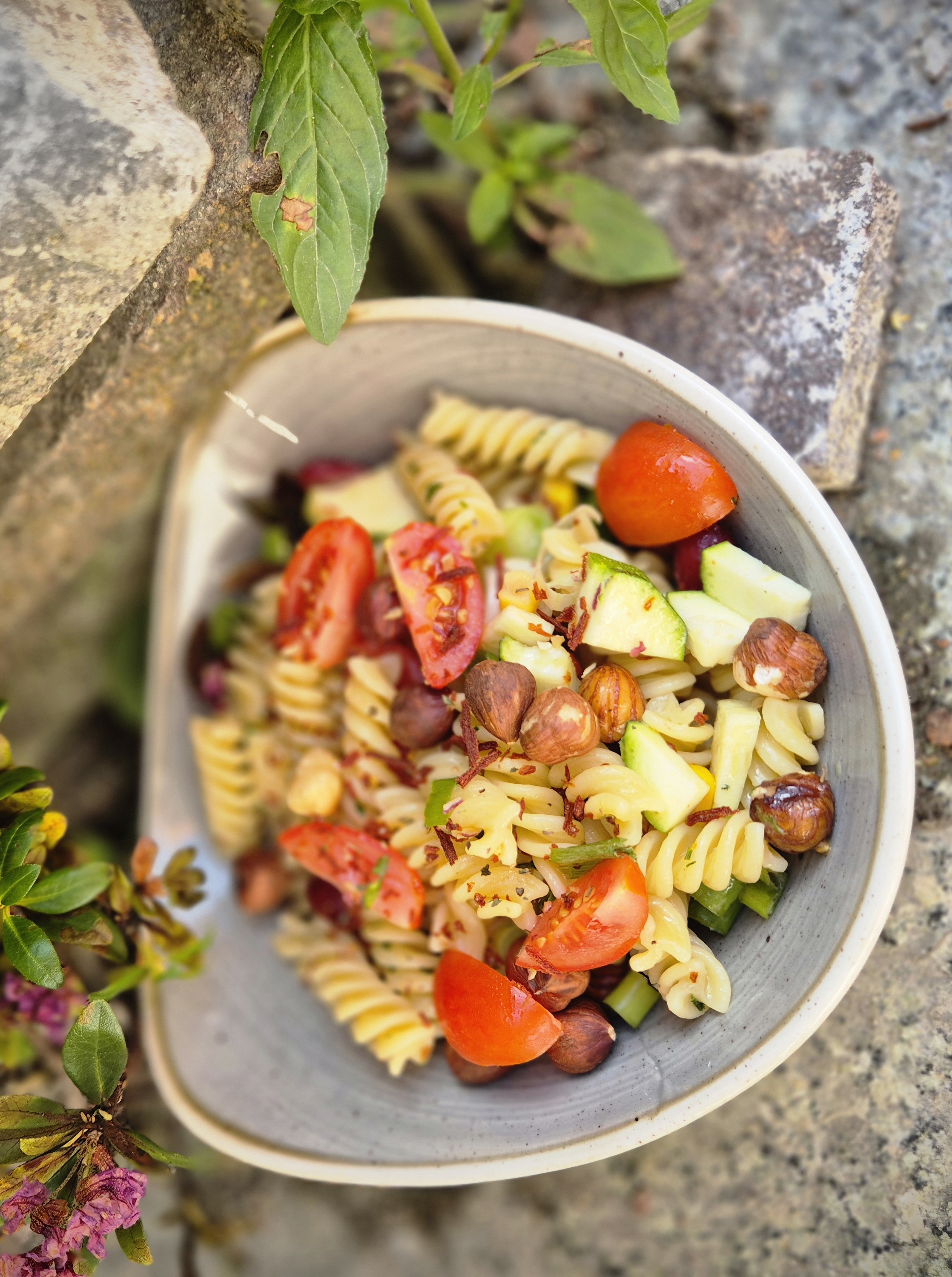 Sommersalat mit Nudeln